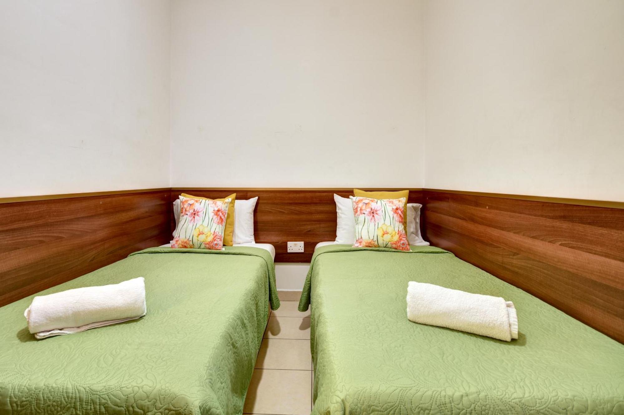 Morina Court - Seaview Apartments And Penthouse In St Julians By Shortletsmalta Saint Julian's 외부 사진